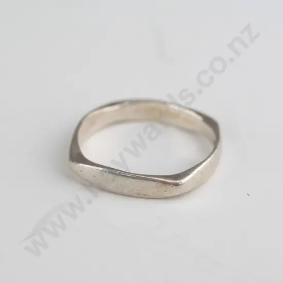 sterling silver band ring