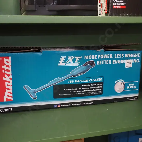 boxed as-new Makita 18V cordless vacuum cleaner - battery included