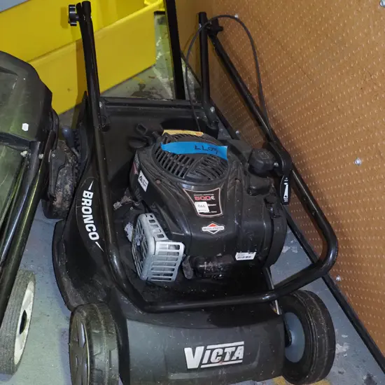 Briggs & Stratton 4 stroke motor mower - no catcher