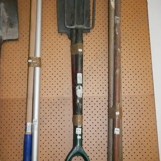 garden tools; spade, fork