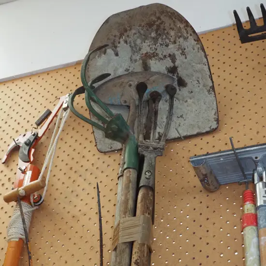 garden tools; cultivators, hoes, shovel