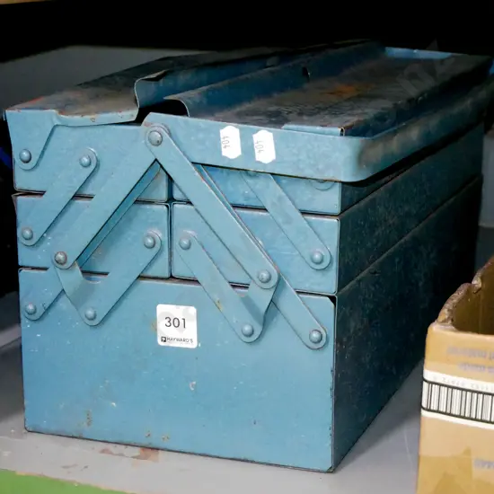 concertina metal tool box