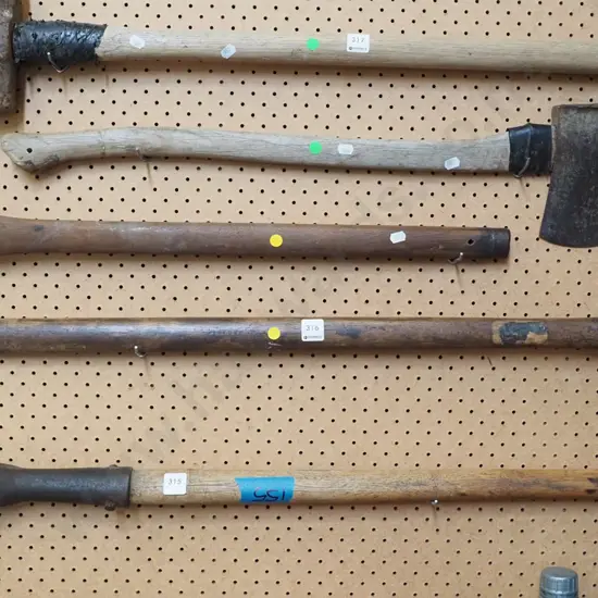 pick axe, heavy hammer - yellow dots