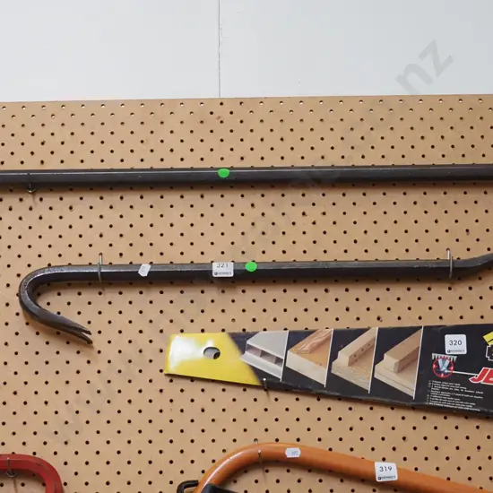 2x wrecking bars - green dots