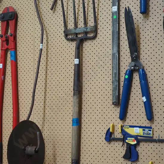 garden fork - has repairs