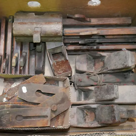 box; vintage planes, moulding planes, blades etc
