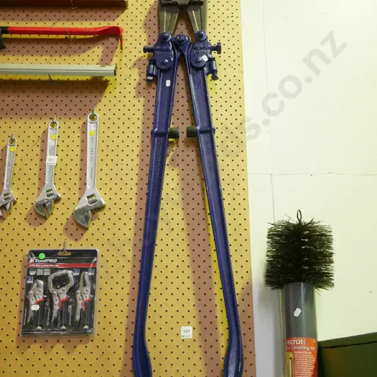 very large Record bolt cutters L-1080