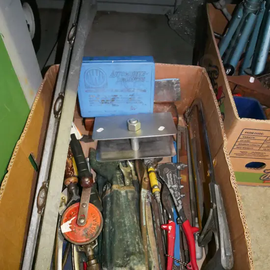 box; hack saw, spanner set, hammer etc