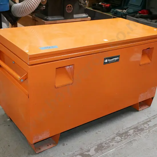 heavy duty Tool Pro lockable tool chest - some signs of rust H-655 W-1180 D-530
