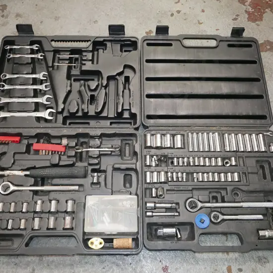 2x cased part socket sets