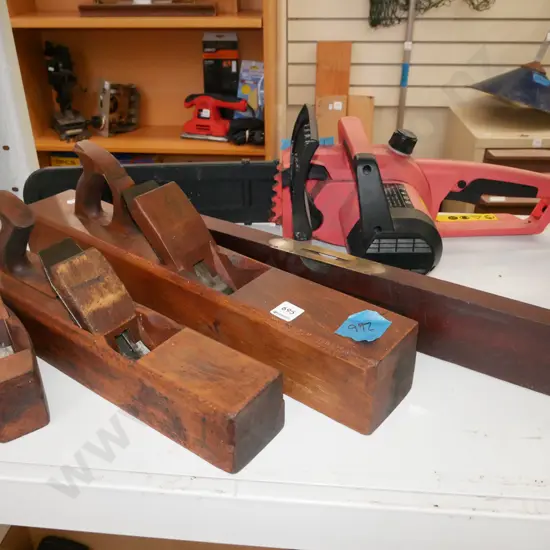 3x vintage wooden hand planes, vintage builder's level