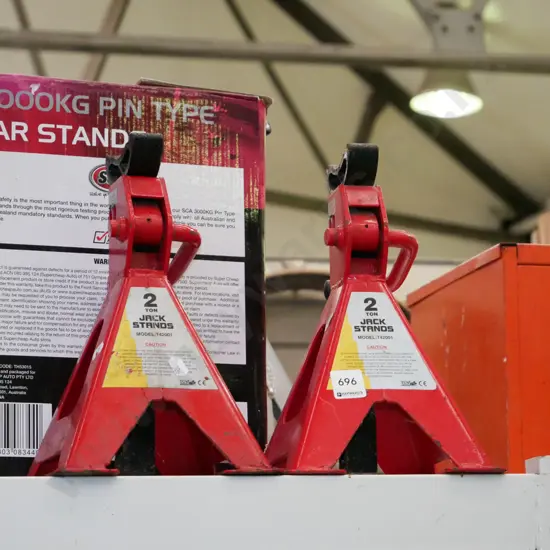 pair of 2 tonnne jack stands