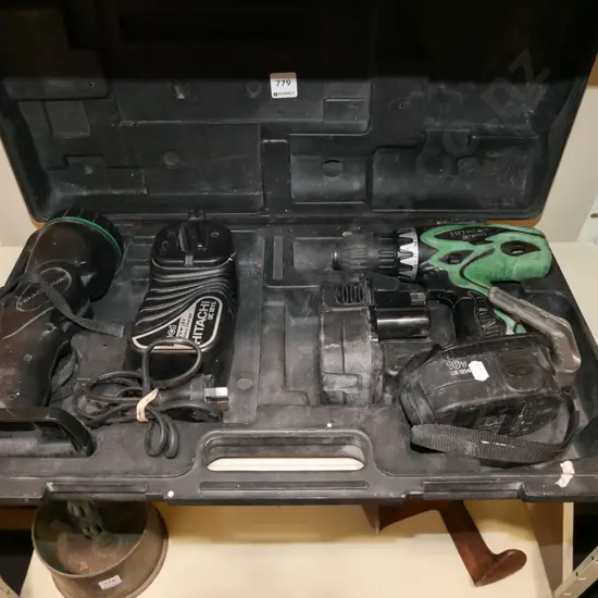 Hitachi 18V battery drill and case