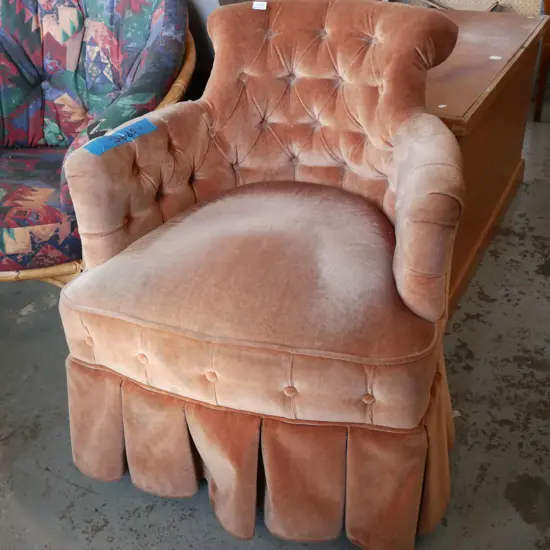deep buttoned upholstered velvet bedroom chair - some wear, needs a clean
