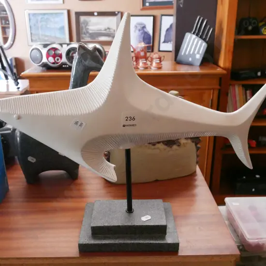 shark ornament on stand H-380