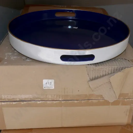 box of 4 plastic round trays