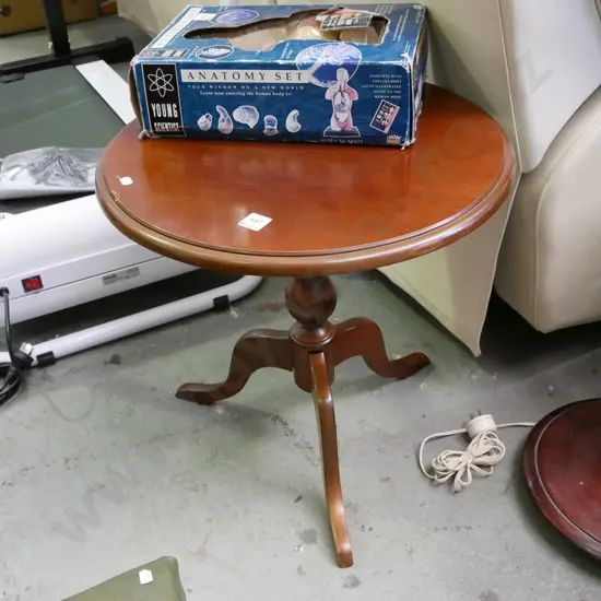 mdf mahogany veneer wine table