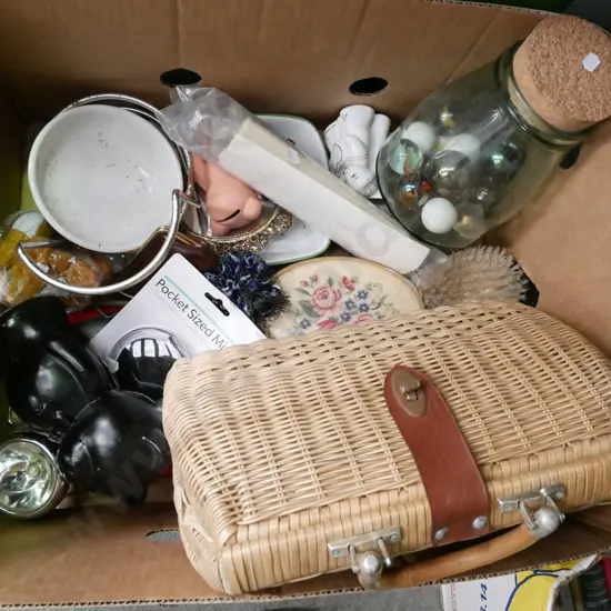 box; retro hand bag, dressing table set etc