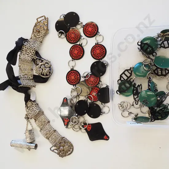 tray of costume jewellery