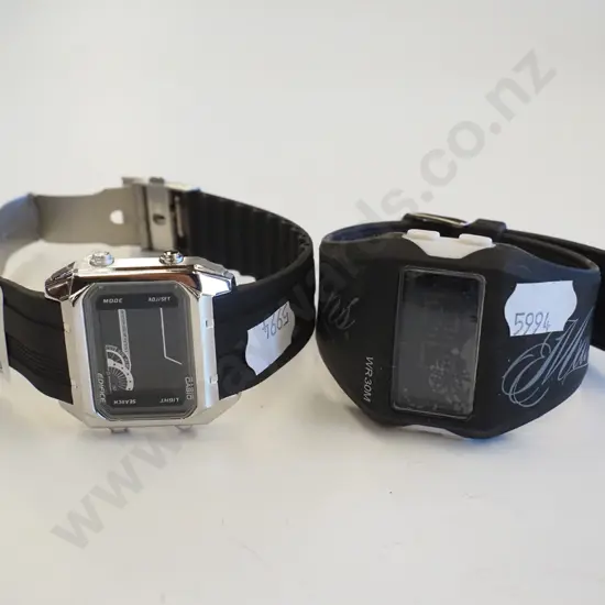 2x wristwatches