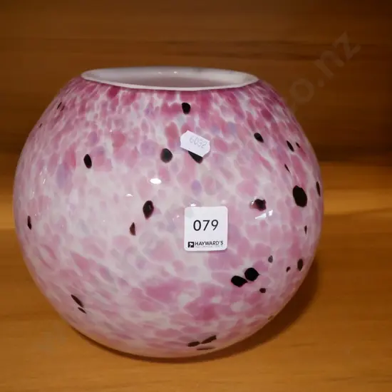 art glass mottled vase H-190