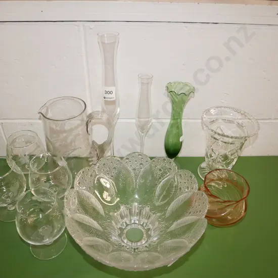 bud vases, wooden bowl, wine glasses etc