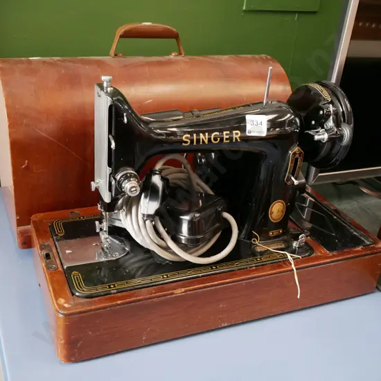 Singer table top electric sewing machine