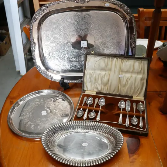 plated trays, cutlery set 