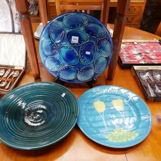 2x studio pottery plates, bowl