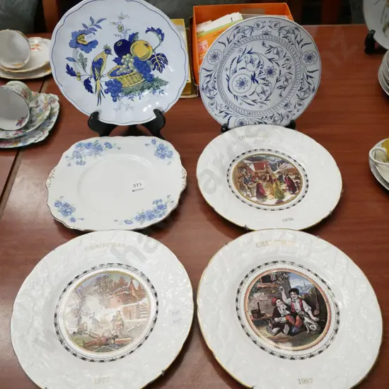 3x Christmas plates, Spode plate etc