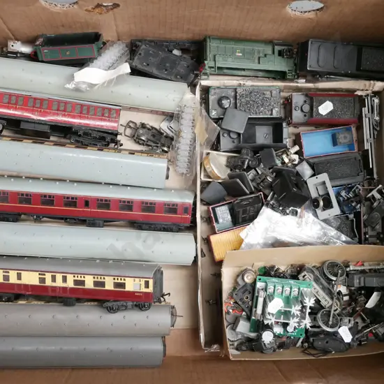 box; HO gauge carriages, electric train motors, etc