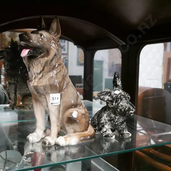 Japanese alsatian figurine, 1 other figurine H-280