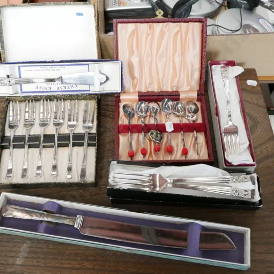 cased cutlery