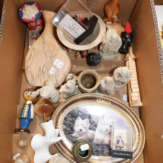 box; ornaments, miniature kava bowl etc