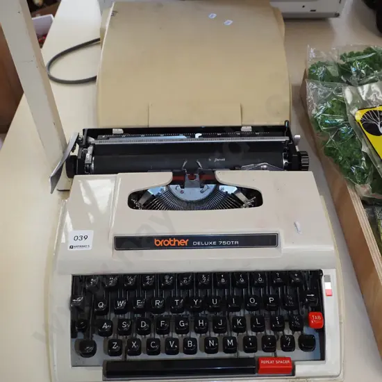 Brother Deluxe 750 TR typewriter