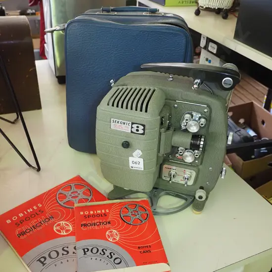 "Sekonic 8" 8mm cine projector with carry case and reels