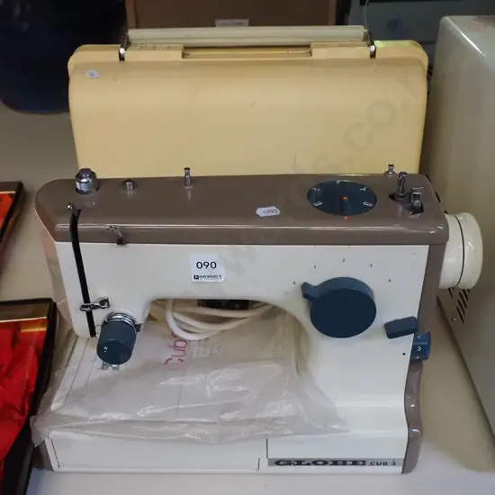 Globe Club 3 sewing machine