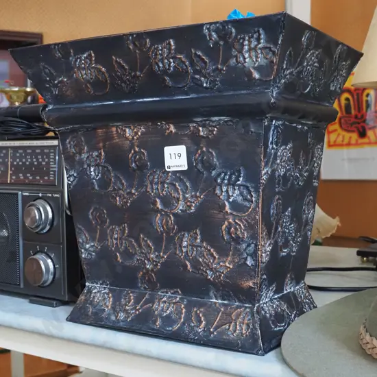 pressed tin jardiniere H-320