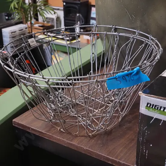 3x wire hanging planter baskets