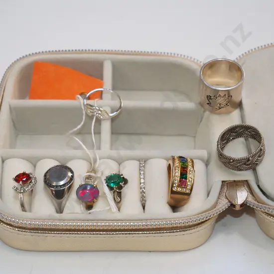 small travel jewellery box with rings