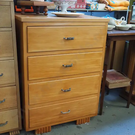 solid rimu 4 drawer chest H-930 W-680 D-520