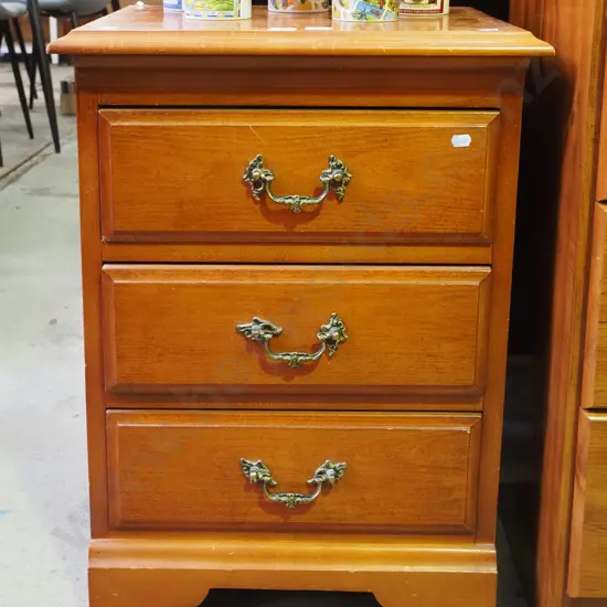 solid rimu 3 drawer bedside cabinet H-640 W-460 D-340