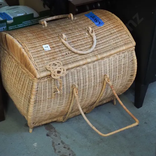 vintage cane picnic hamper H-400 W-470