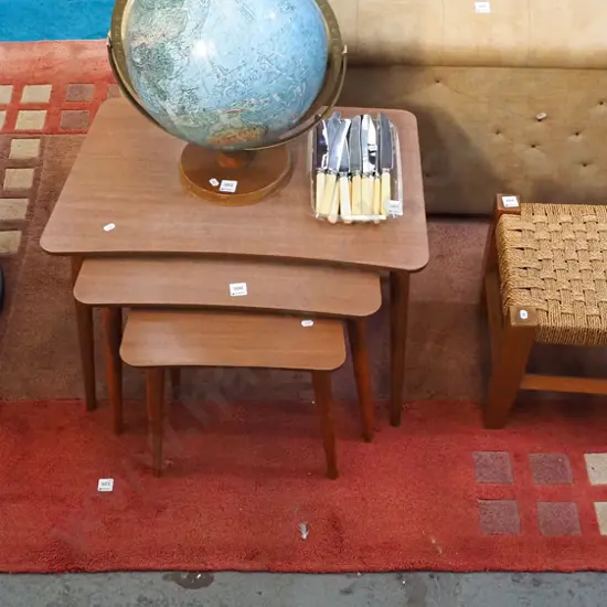 geometric floor mat L-2200 W-1500