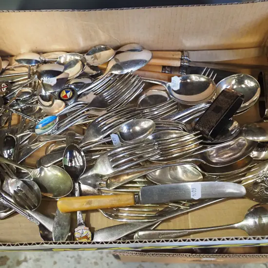 box of cutlery