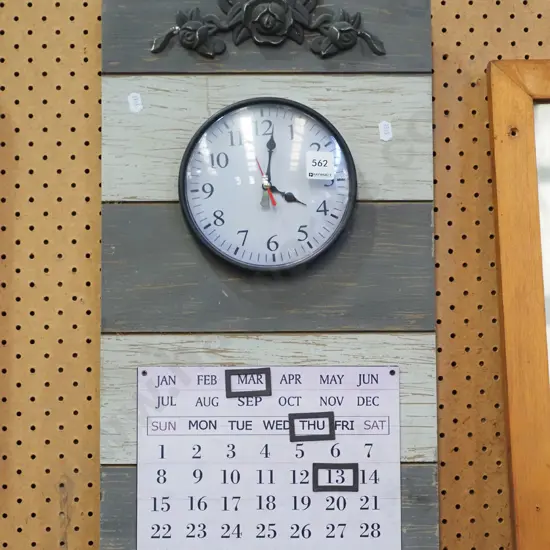 wall mouted wall clock with perpetual calendar