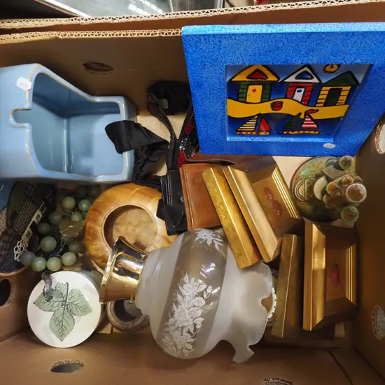 box; light shade, small oils, plastic grapes etc