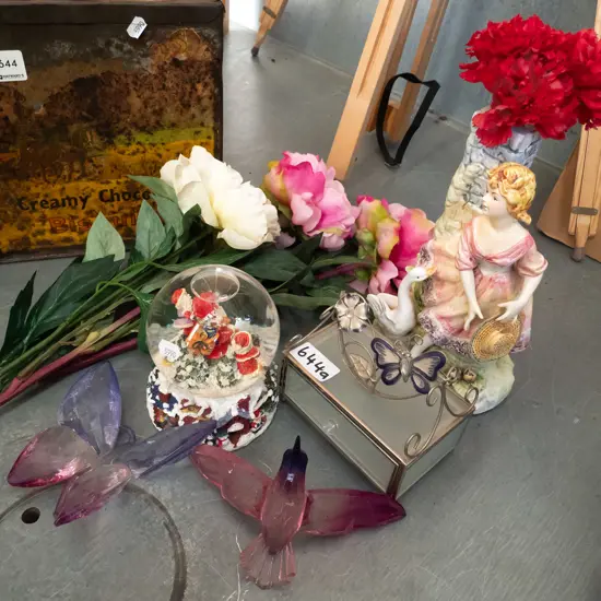 Christmas decorations, figural vase, jewellery box, faux flowers