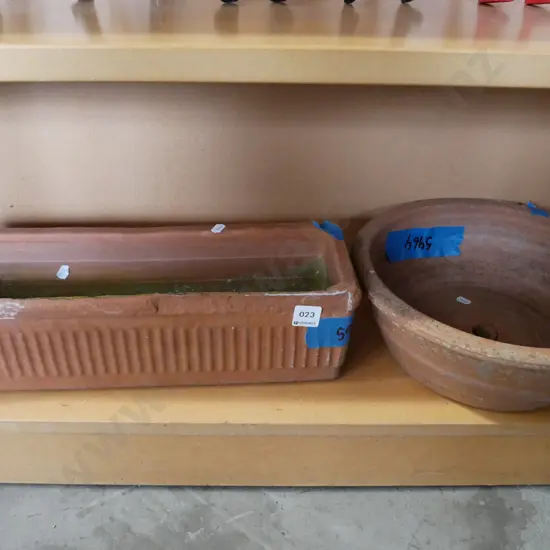 2x terracotta planters