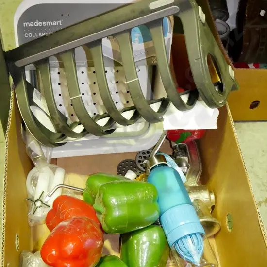 box; bench top mincer, pepper storage canisters, drink bottle etc